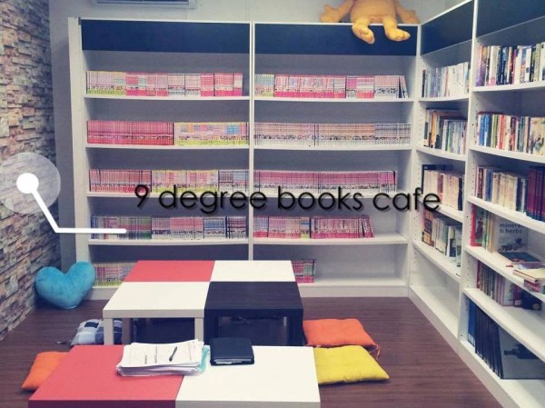 9 Degree Books Cafe